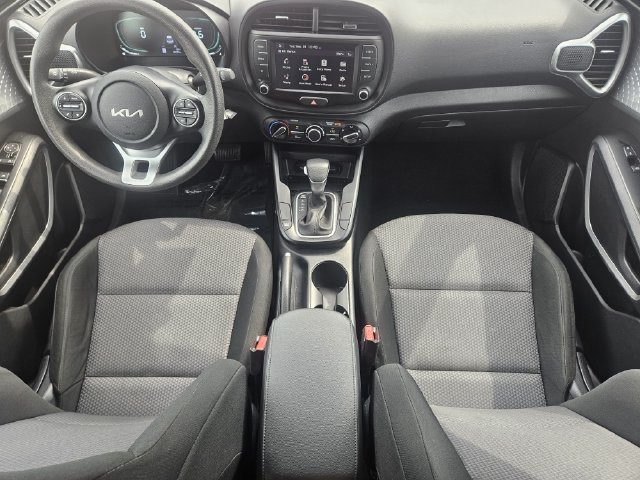 Used 2024 Kia Soul LX w/ LX Technology Package FWD image 24