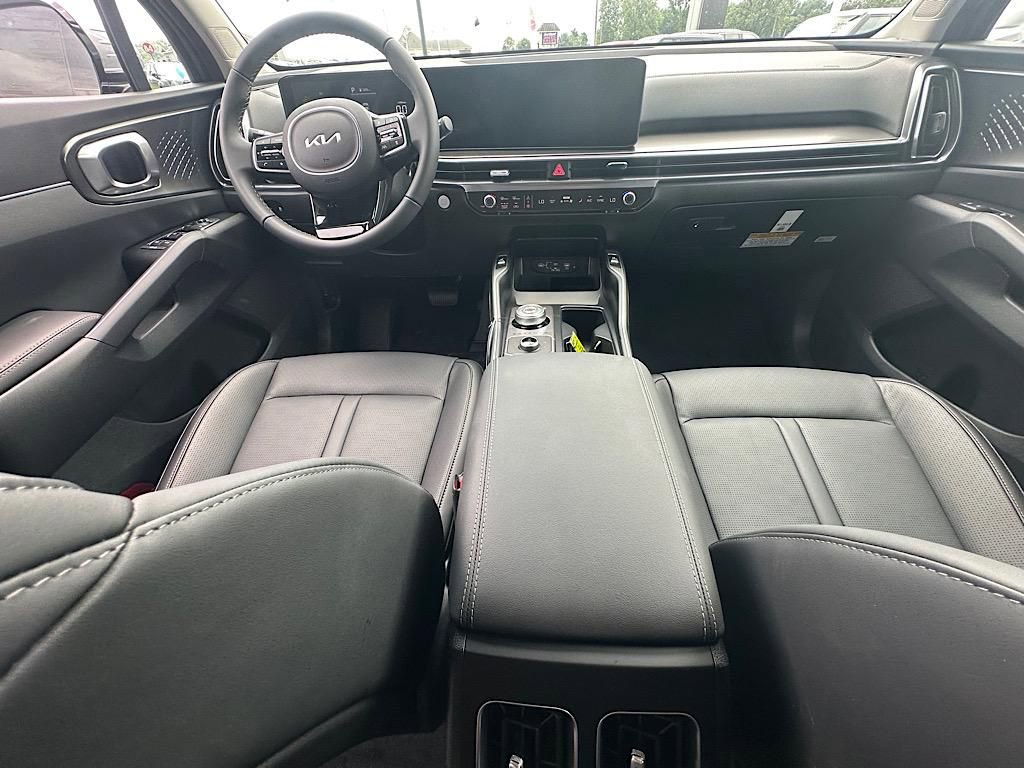 New 2025 Kia Sorento EX image 16