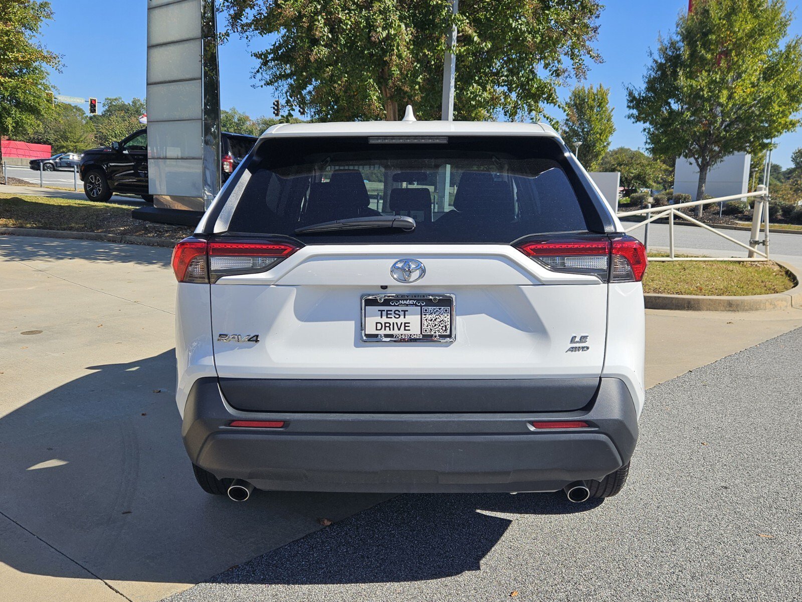 Used 2025 Toyota RAV4 LE AWD/4WD image 7