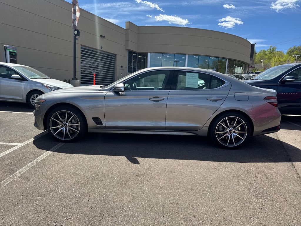 Used 2024 Genesis G70 2.5T image 10