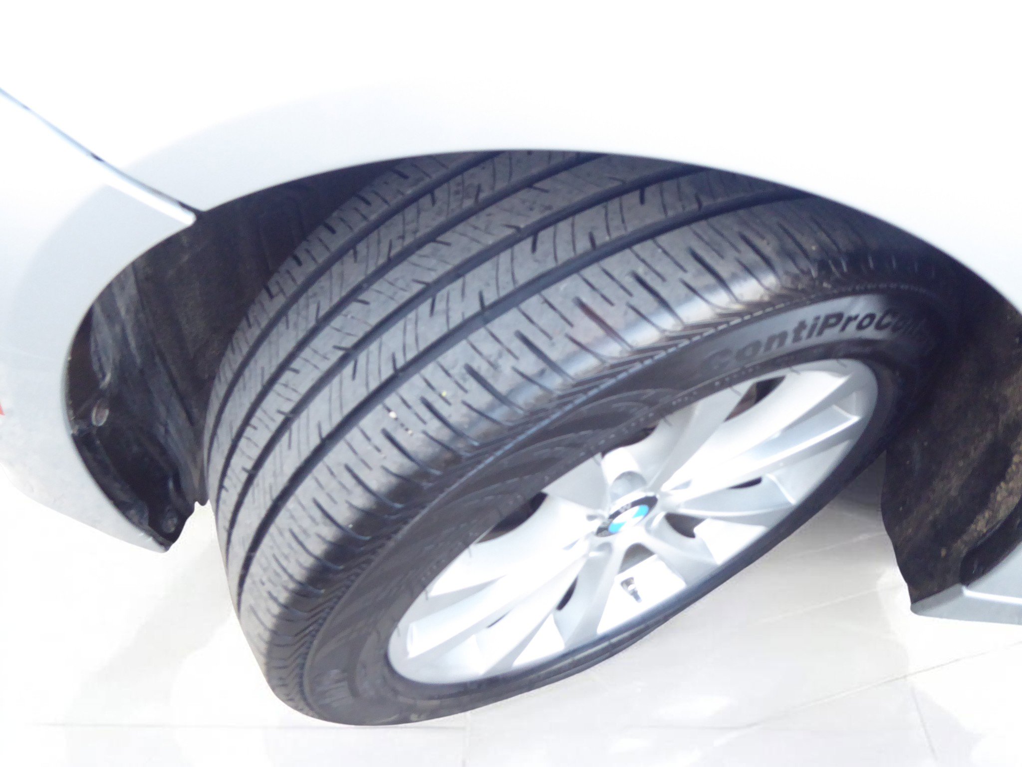 Used 2018 BMW 320i xDrive Sedan image 3