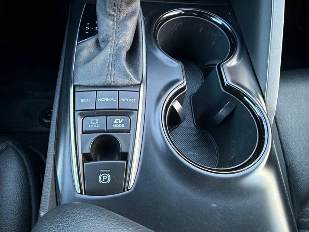 Used 2020 Toyota Camry SE FWD image 27