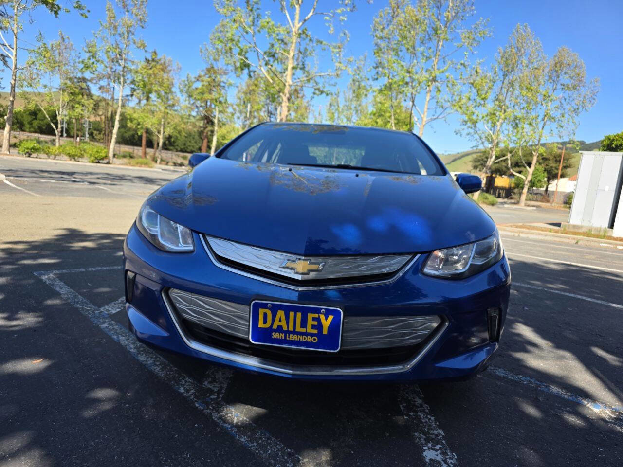 Used 2018 Chevrolet Volt LT image 2