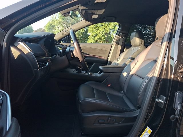 Used 2021 Cadillac XT4 Luxury w/ Cold Weather Package AWD/4WD image 13