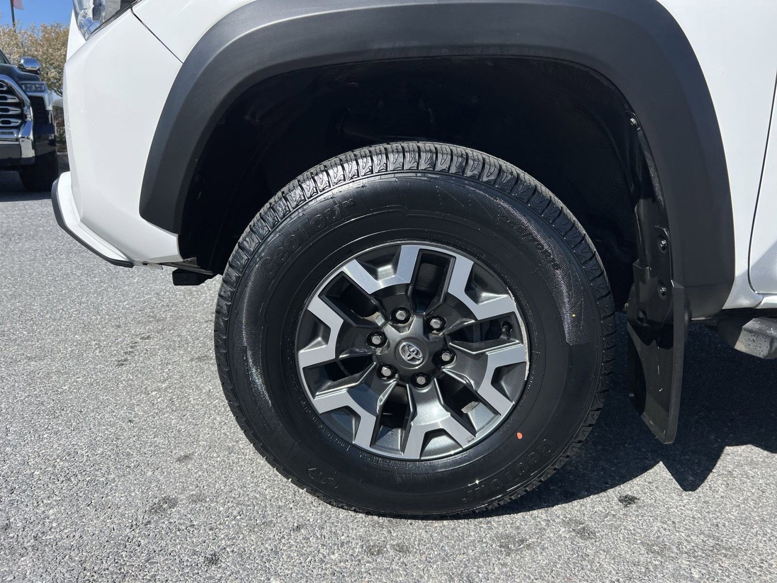 Used 2023 Toyota Tacoma TRD Off-Road AWD/4WD image 12