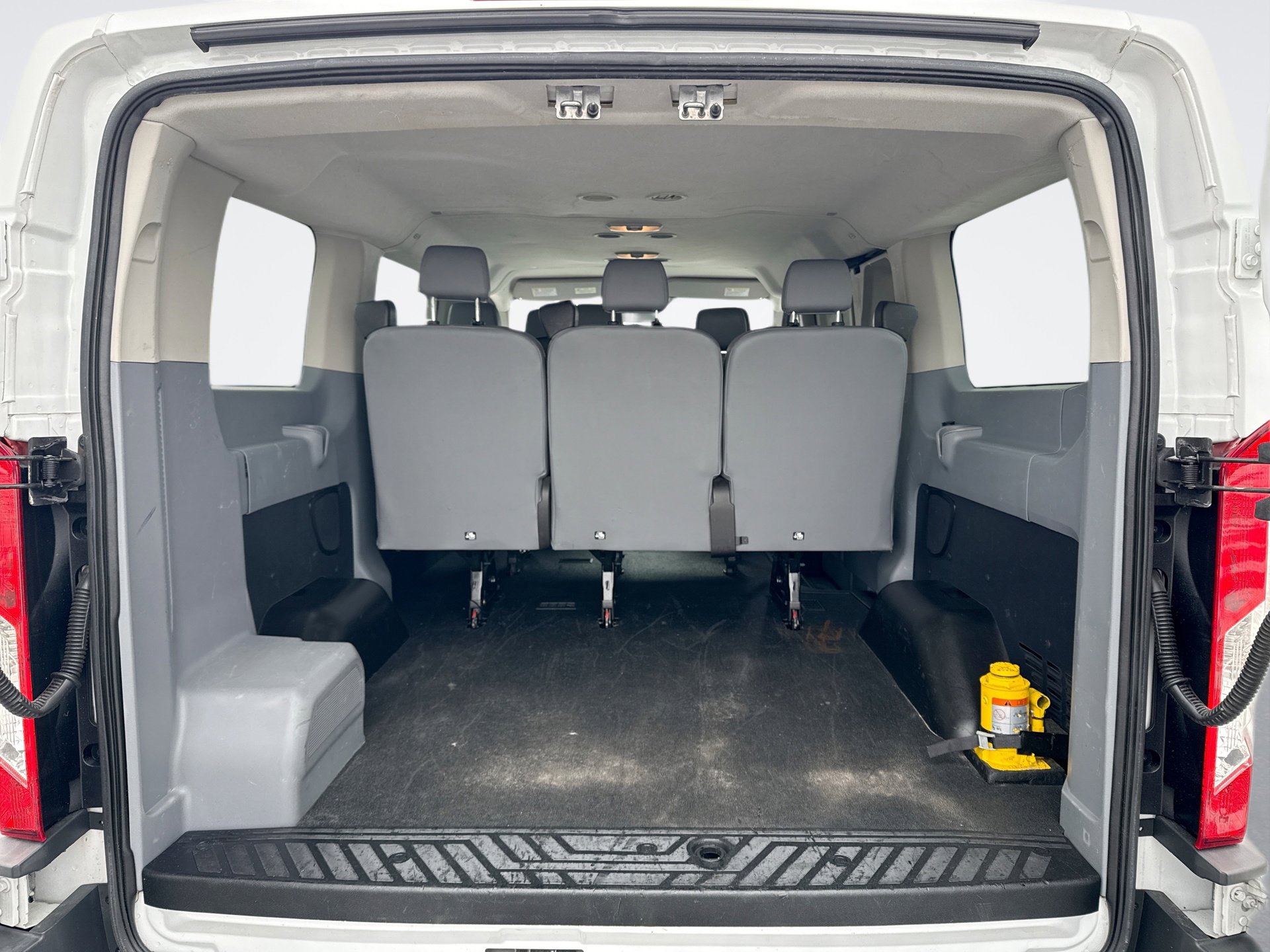 Used 2017 Ford Transit 150 XL image 19