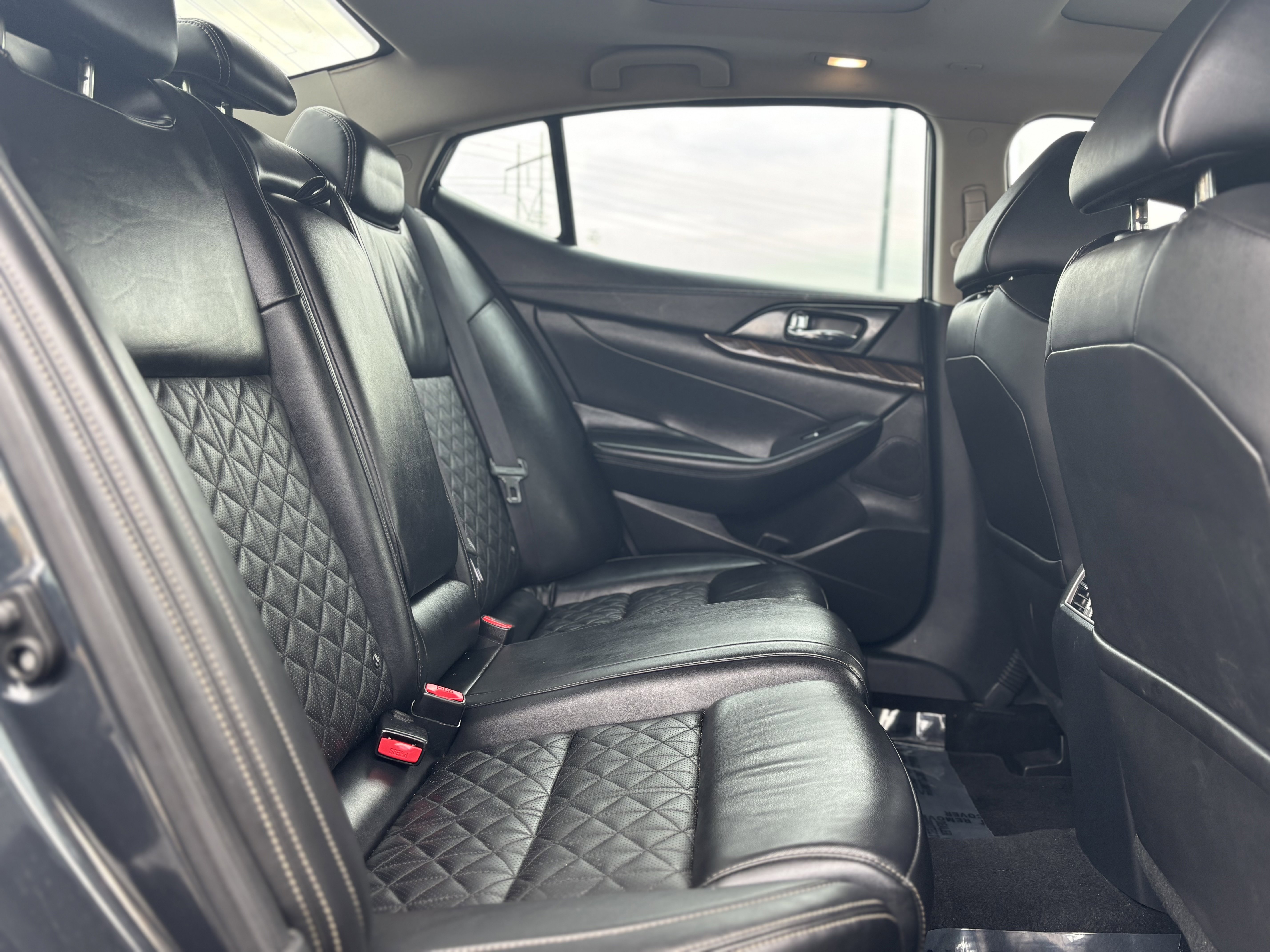 Used 2017 Nissan Maxima Platinum FWD image 16