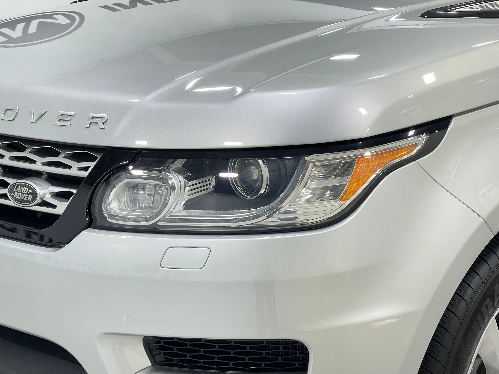Used 2017 Land Rover Range Rover Sport HSE AWD/4WD image 33