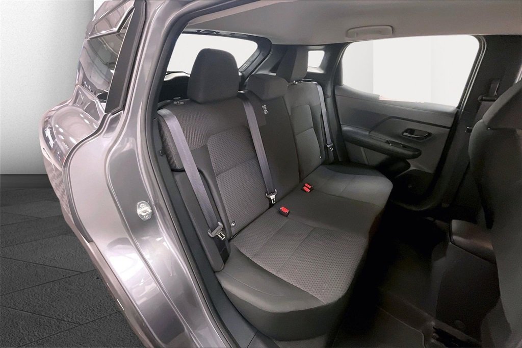 Certified 2025 Nissan Kicks S image 17