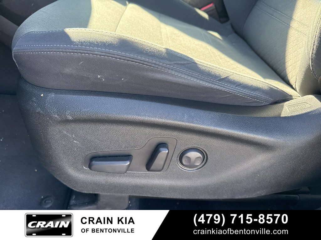Used 2019 Kia Sorento LX image 16