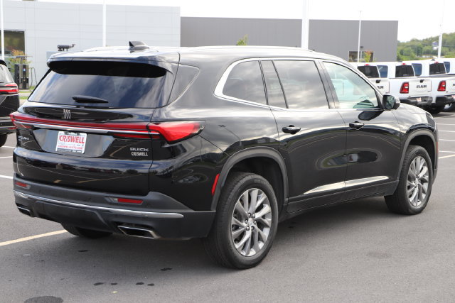 Used 2025 Buick Enclave Preferred AWD/4WD image 4