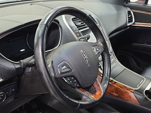 Used 2018 Lincoln MKX Select w/ Select Plus Package AWD/4WD image 14
