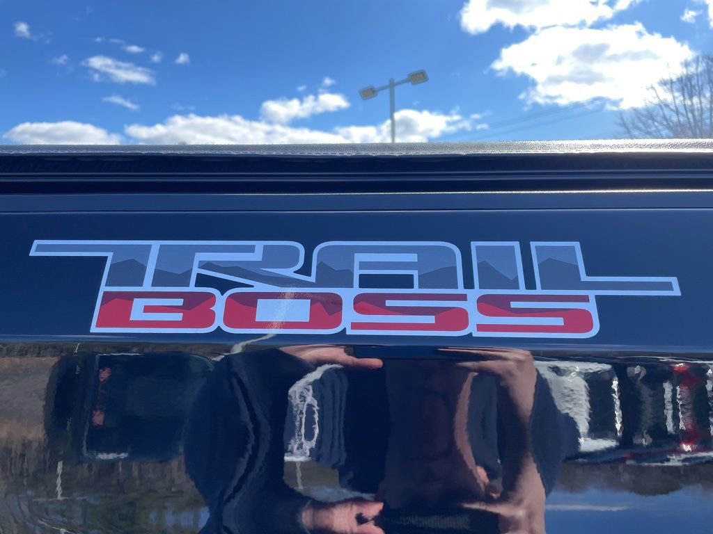 Used 2020 Chevrolet Silverado 1500 Custom Trail Boss image 9