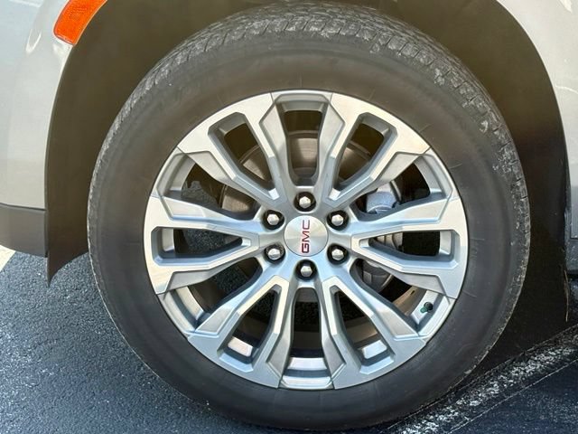 Used 2023 GMC Yukon XL Denali AWD/4WD image 32