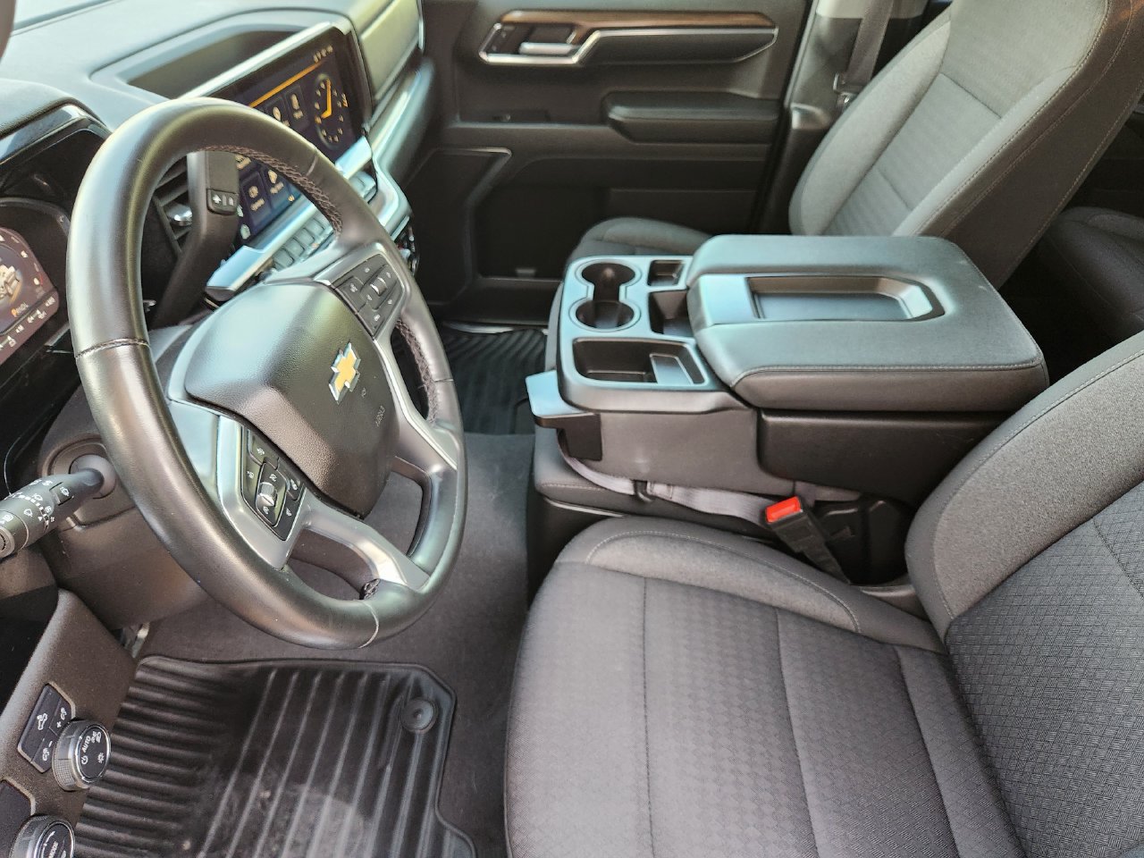 Used 2024 Chevrolet Silverado 1500 LT RWD image 12