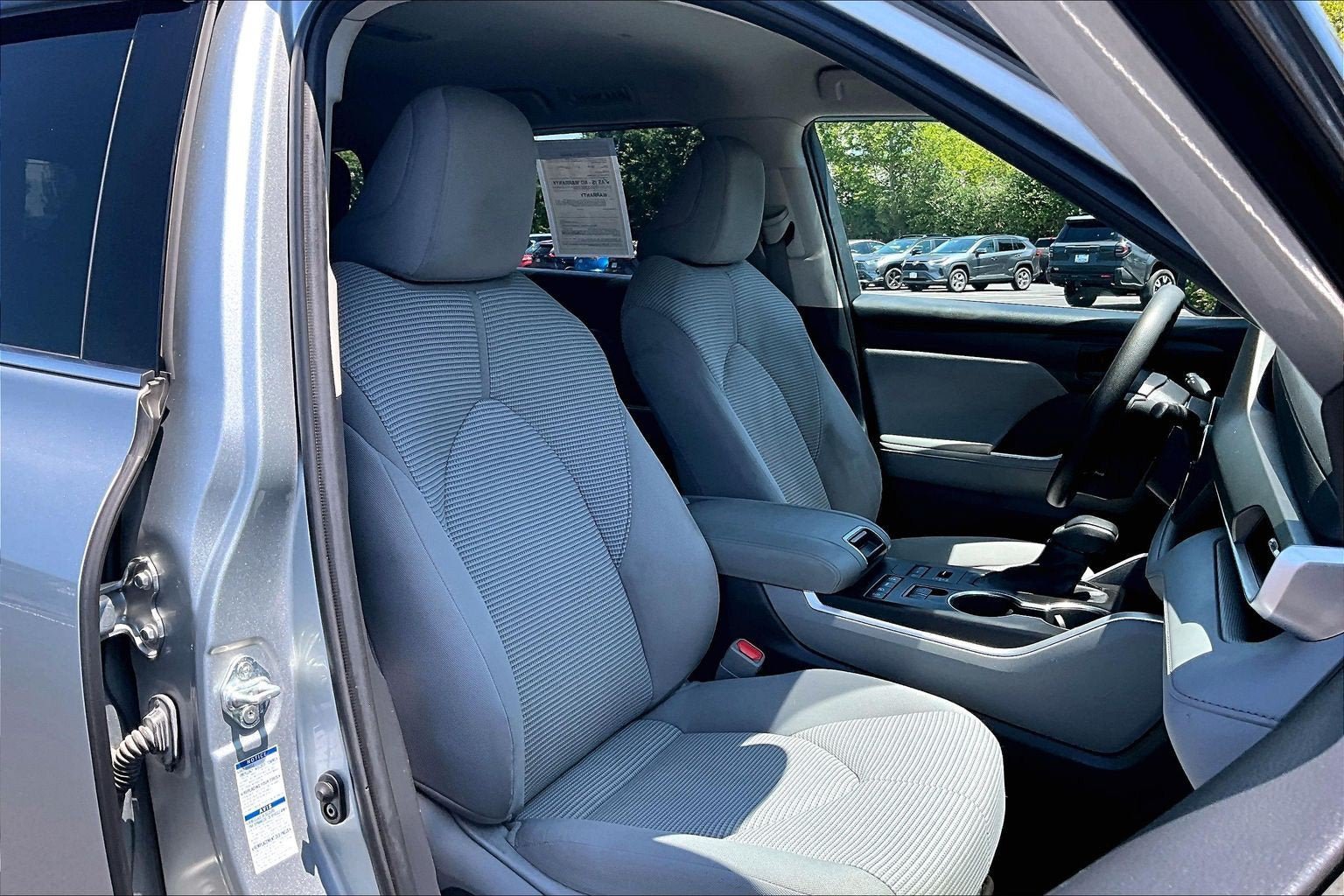 Used 2021 Toyota Highlander L AWD/4WD image 7