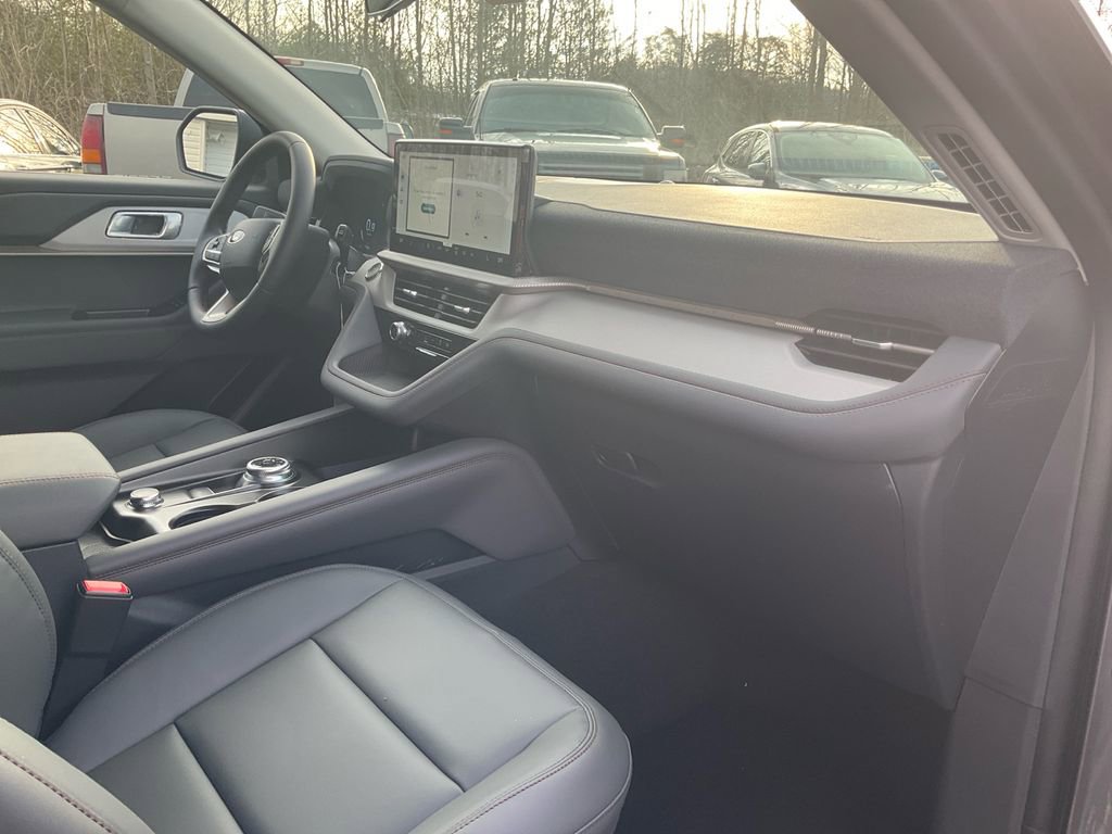 New 2026 Ford Explorer Active w/ Active Comfort Package image 11