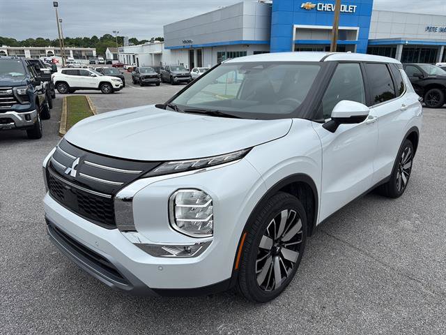 Used 2025 Mitsubishi Outlander SE FWD image 2