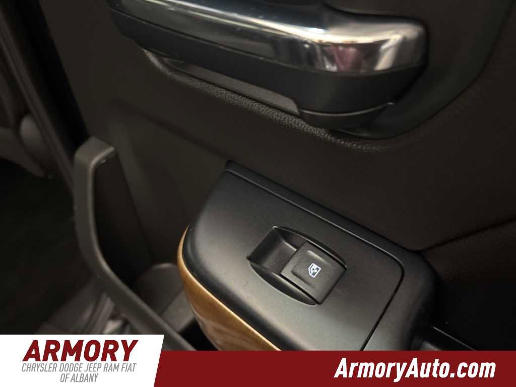 Used 2018 Chevrolet Silverado 1500 LTZ w/ LTZ Plus Package image 31