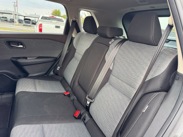 Used 2023 Nissan Rogue SV FWD image 12
