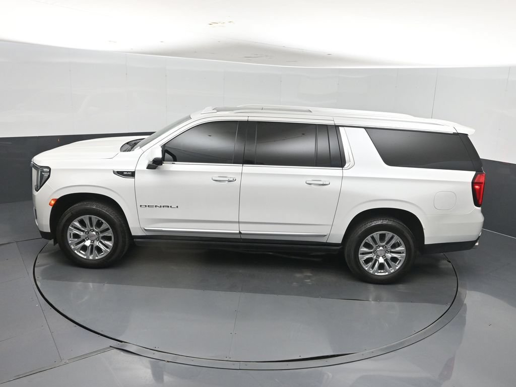 Used 2022 GMC Yukon XL Denali AWD/4WD image 44