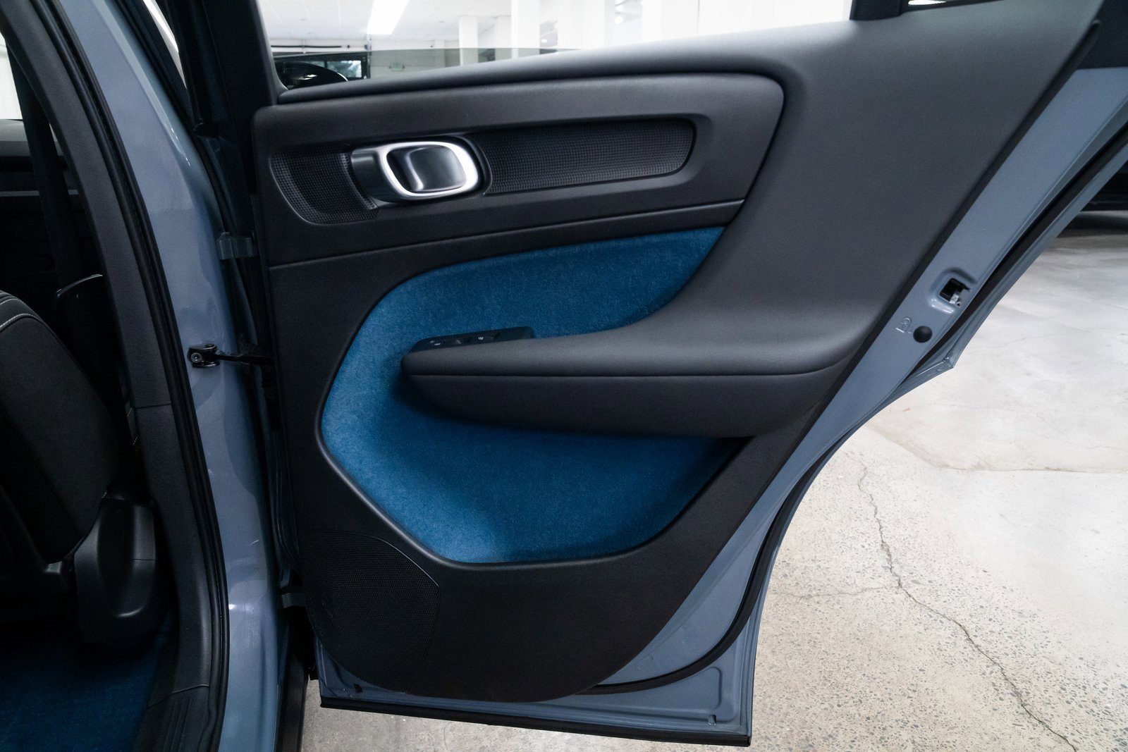 Used 2023 Volvo C40 P8 Recharge Ultimate image 19