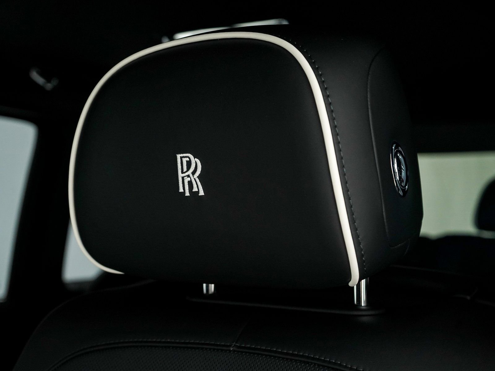 Certified 2025 Rolls-Royce Cullinan image 17