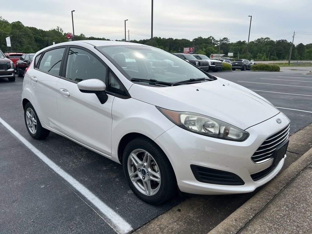 Used 2017 Ford Fiesta SE FWD image 2