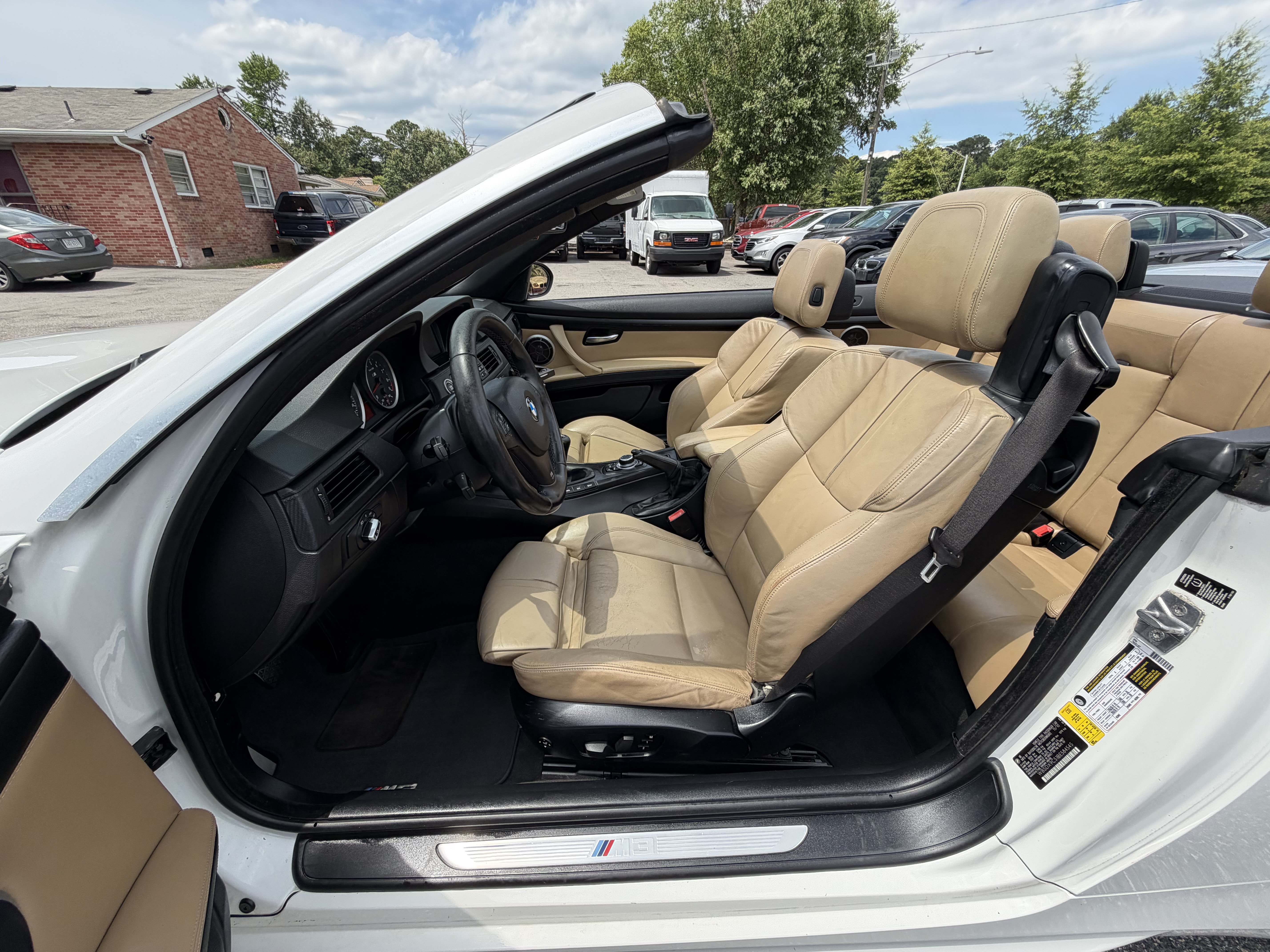 Used 2011 BMW M3 Convertible RWD image 29