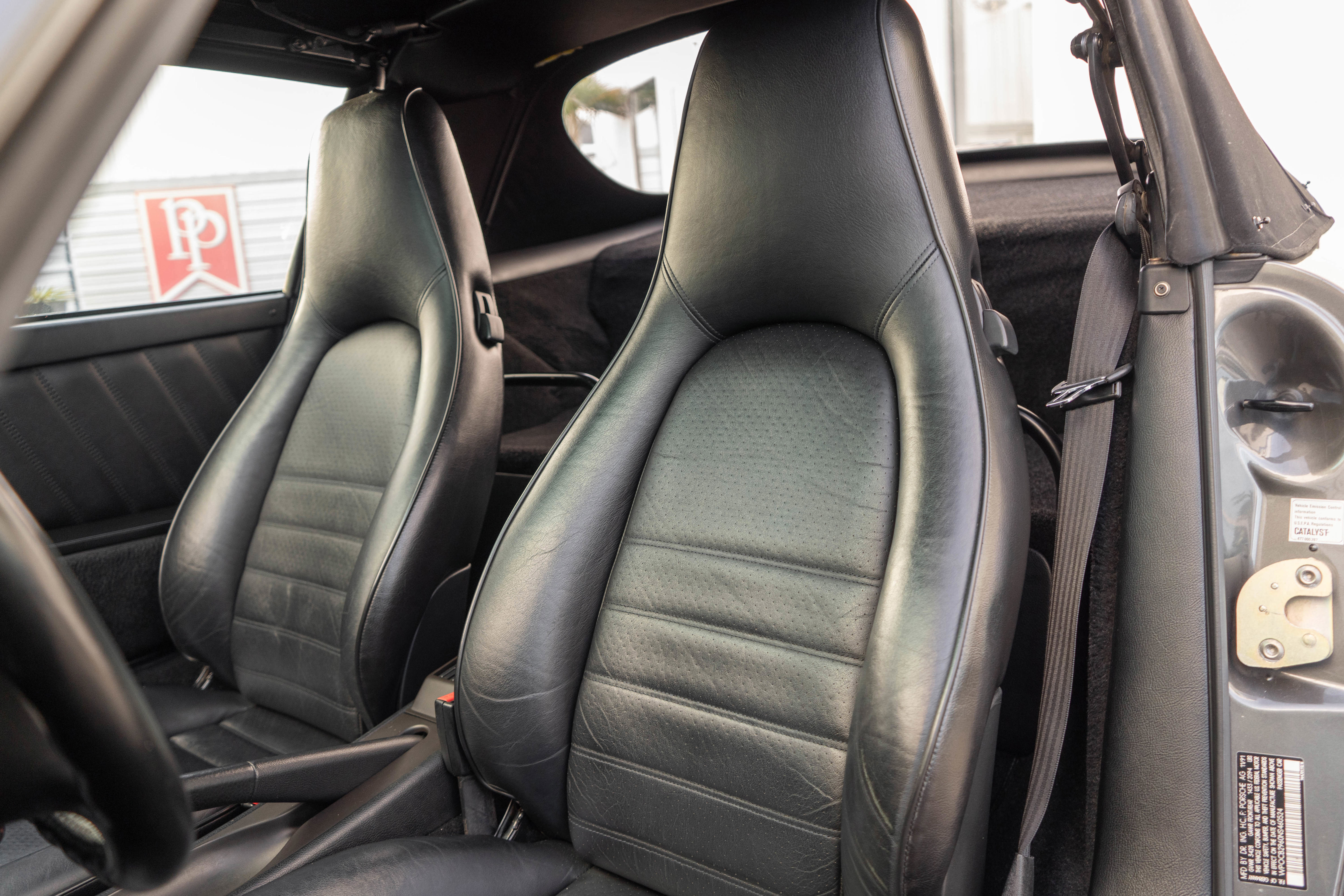 Used 1992 Porsche 911 Carrera RWD image 10