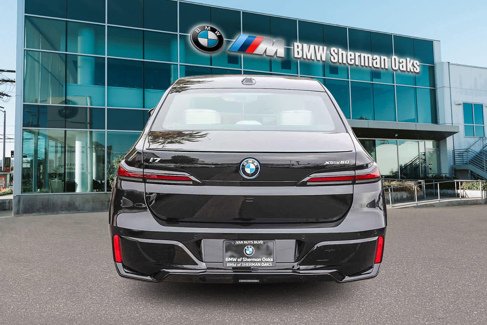 New 2026 BMW i7 xDrive60 w/ Executive Package image 10