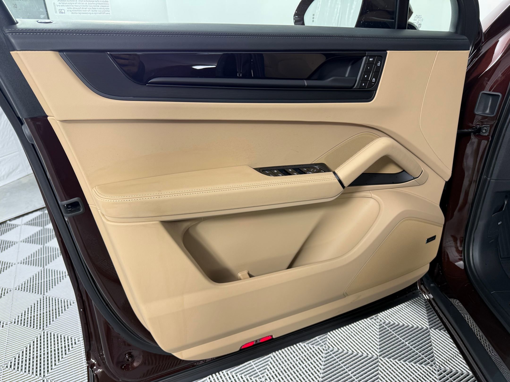 New 2026 Porsche Cayenne GTS image 26