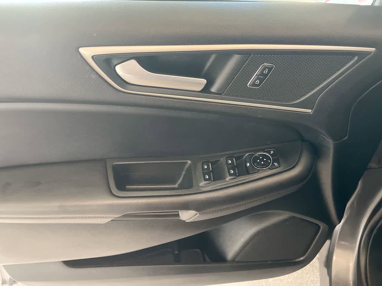 Used 2024 Ford Edge SEL AWD/4WD image 13
