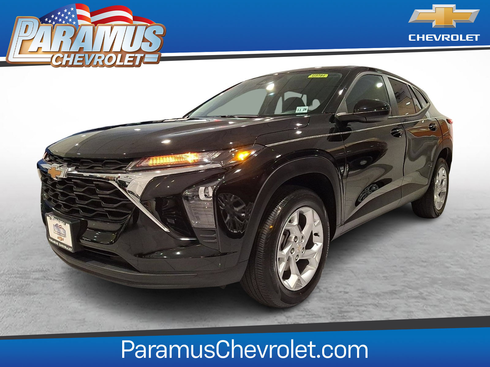 Used 2024 Chevrolet Trax LS w/ LS Convenience Package FWD image 3