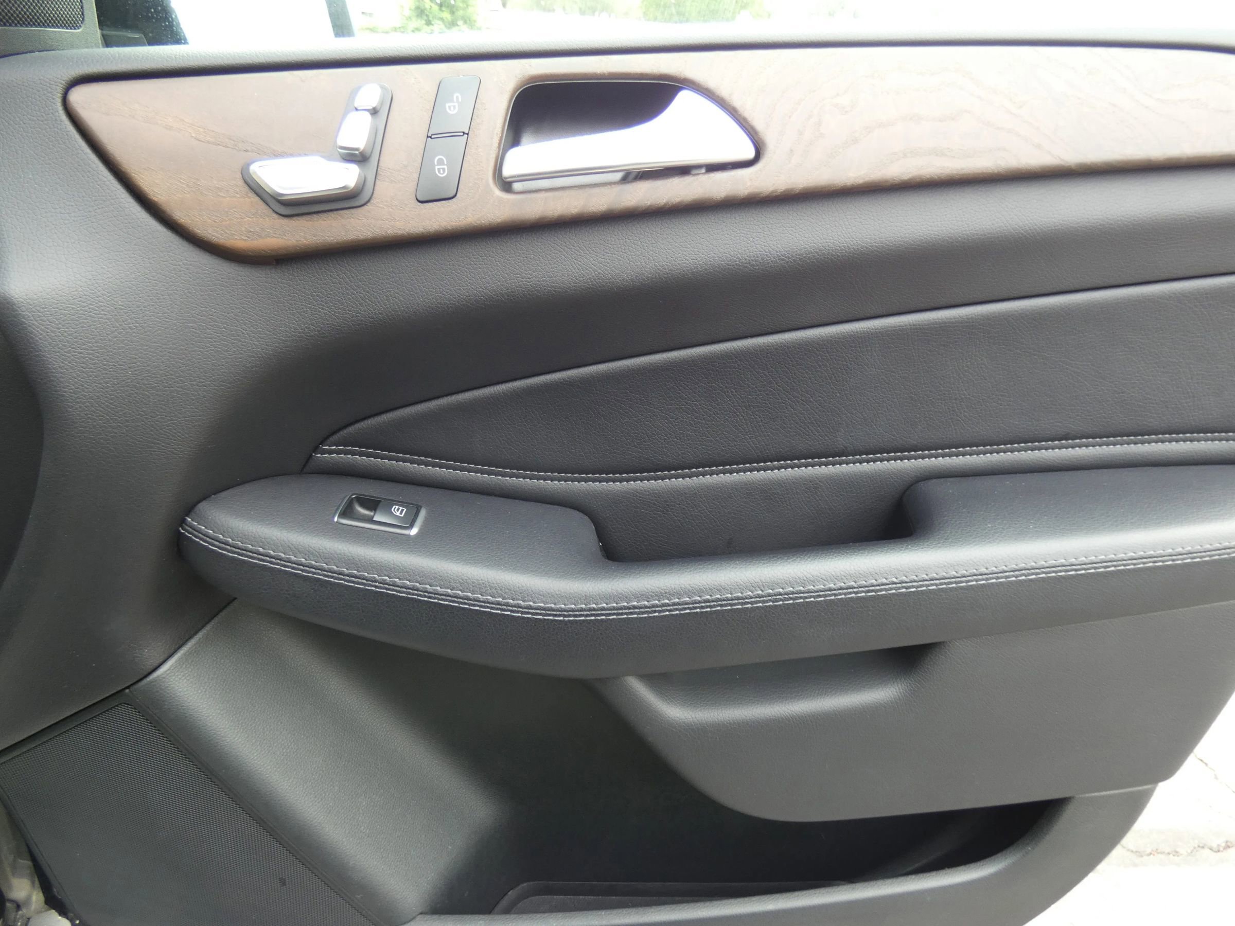 Used 2016 Mercedes-Benz GLE 350 w/ Premium Package image 33