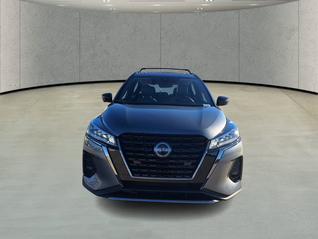 Used 2024 Nissan Kicks SR w/ SR Premium Package image 2