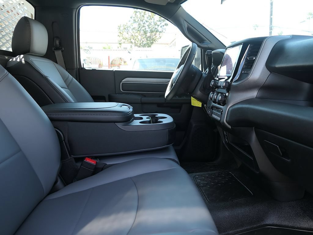 New 2026 RAM 5500 Tradesman w/ Chrome Appearance Group AWD/4WD image 25