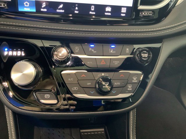 Used 2026 Chrysler Pacifica Limited FWD image 20