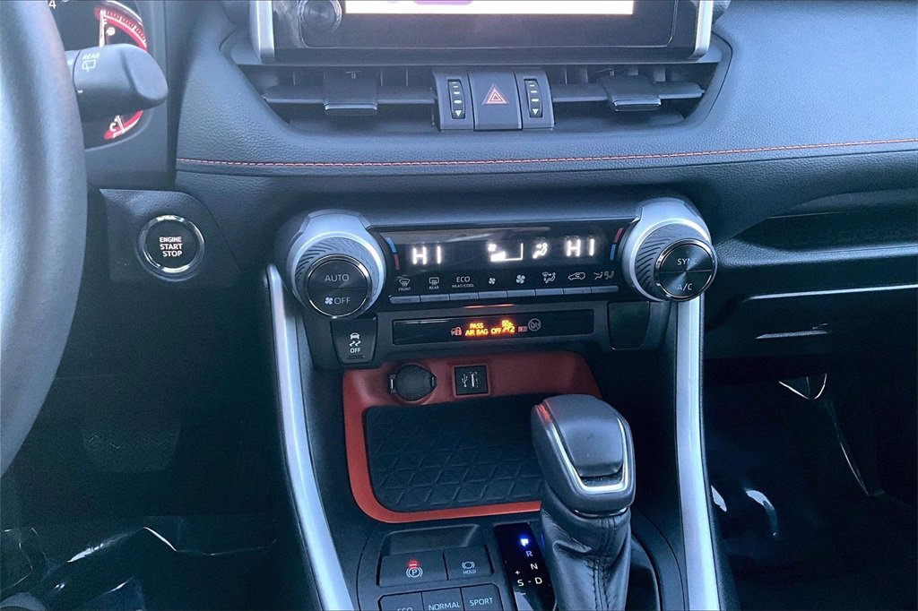 Used 2024 Toyota RAV4 Adventure image 31