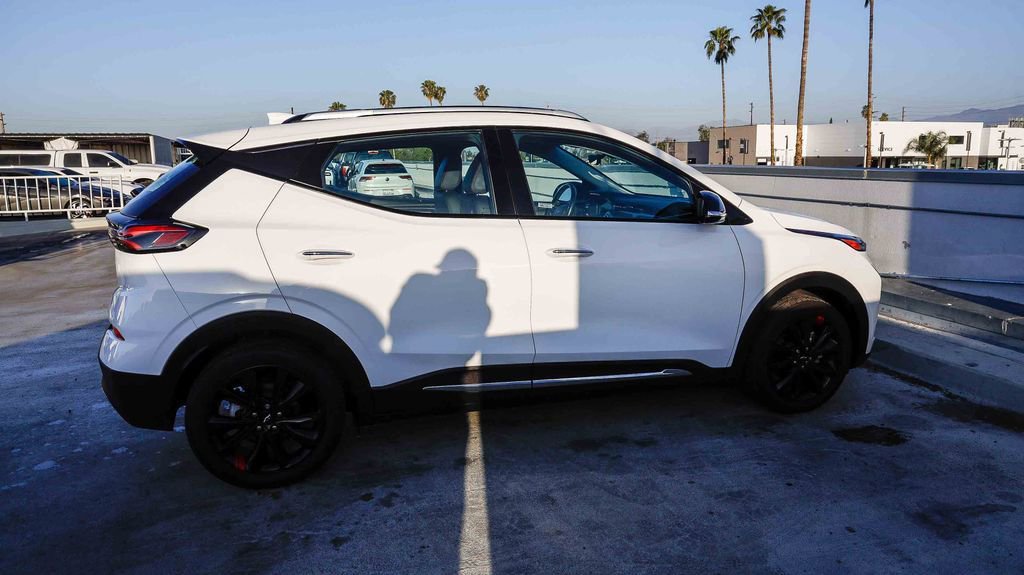 Used 2023 Chevrolet Bolt EUV Premier w/ Redline Edition image 13
