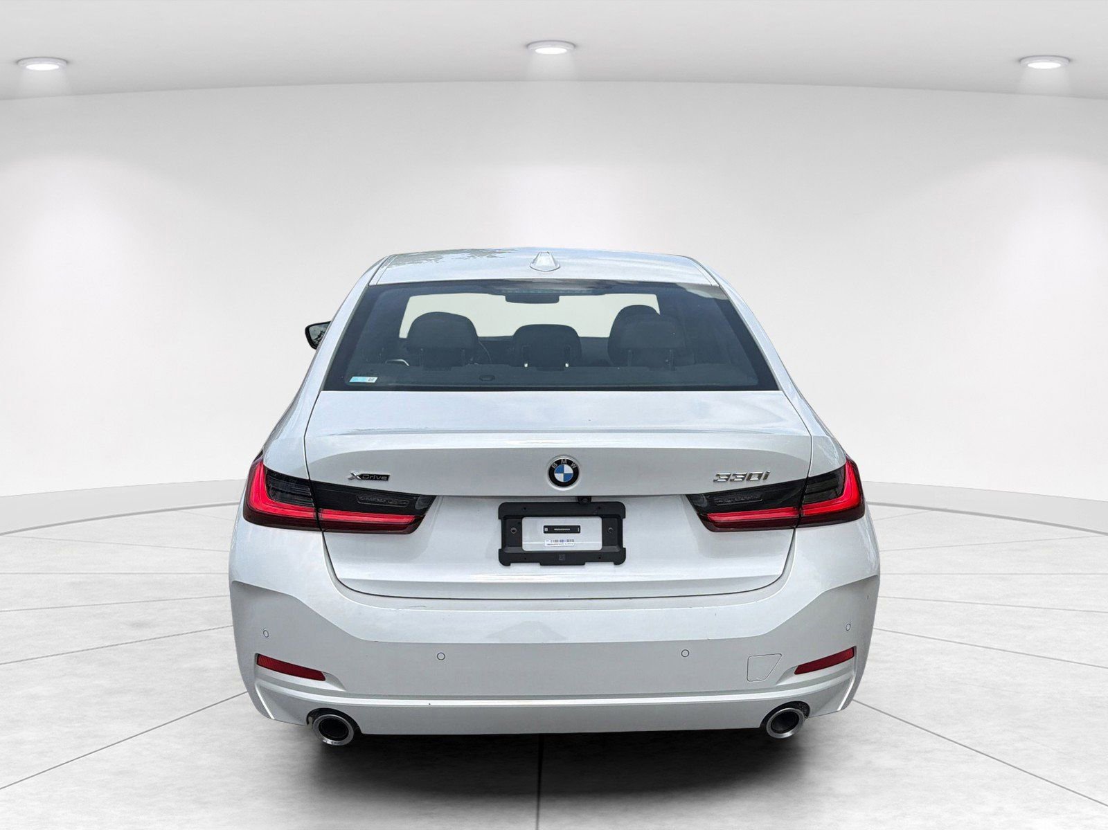 Certified 2025 BMW 330i xDrive Sedan AWD/4WD image 5