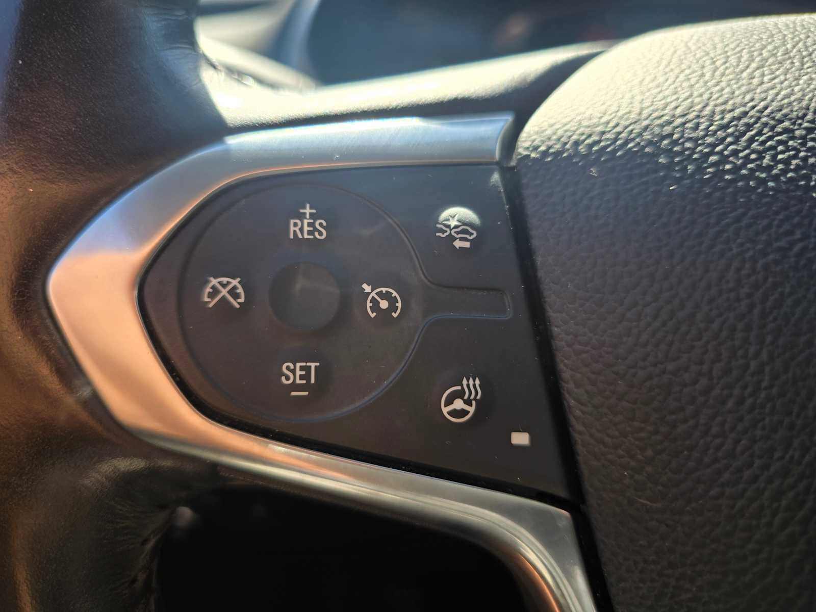 Used 2021 Chevrolet Traverse RS image 33