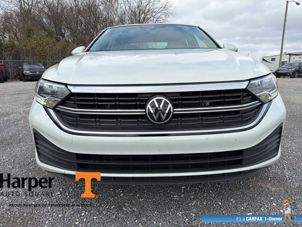 Used 2023 Volkswagen Jetta SE w/ Panoramic Sunroof Package image 8