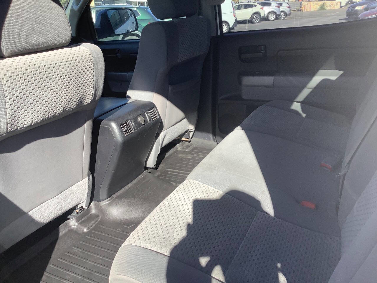 Used 2013 Toyota Tundra Grade 4x4 4dr CrewMax Cab Pick image 31