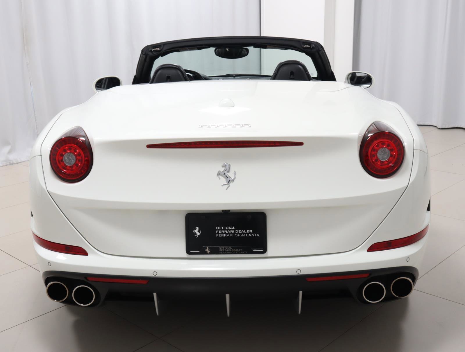 Used 2016 Ferrari California T image 12