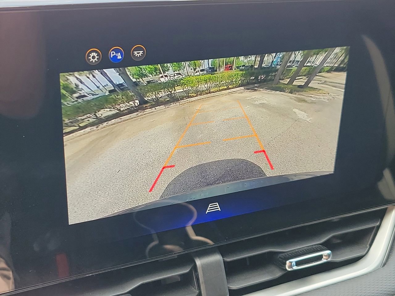 Used 2025 Chevrolet Equinox LT image 23