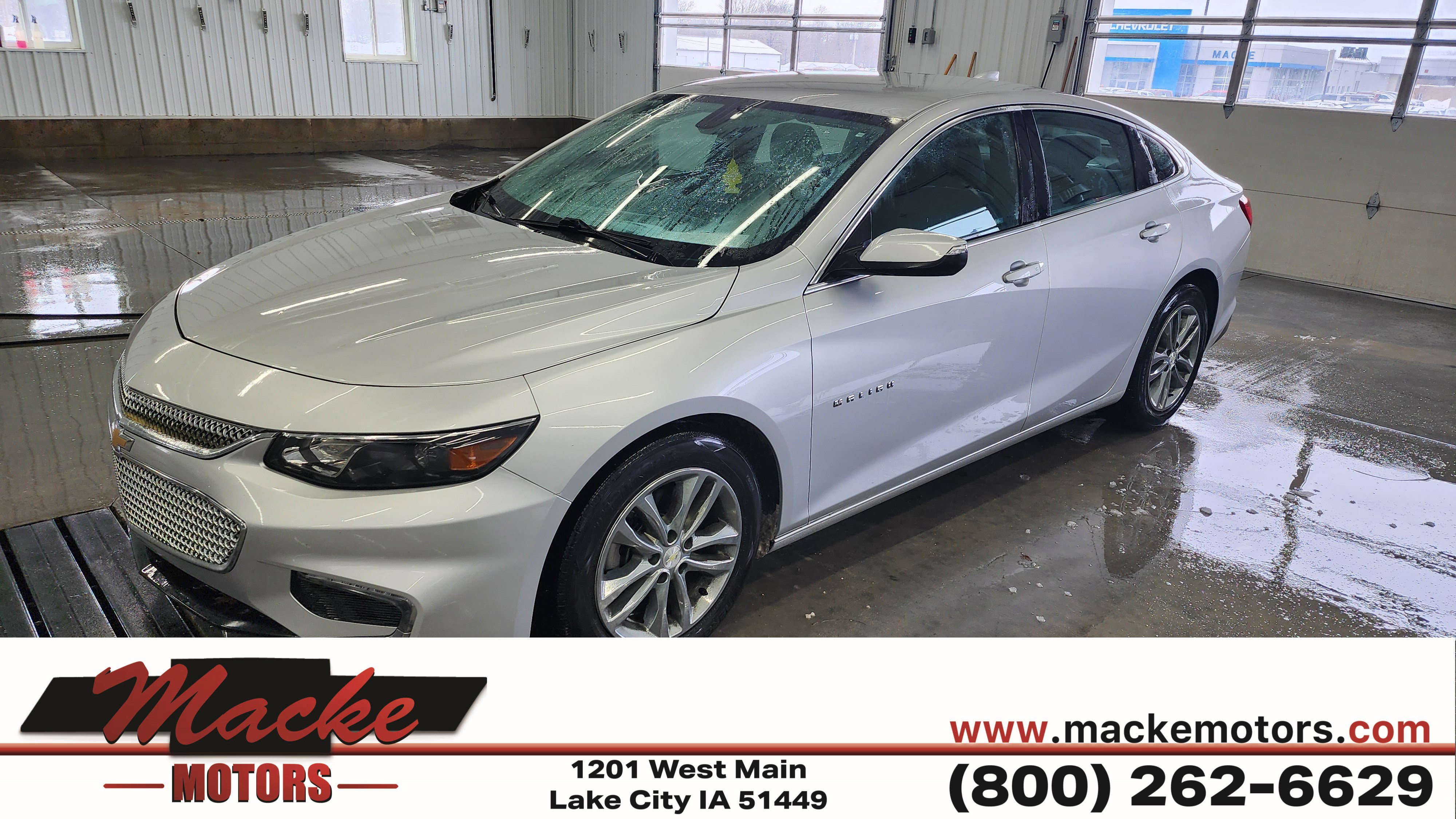 Used 2017 Chevrolet Malibu LT image 1