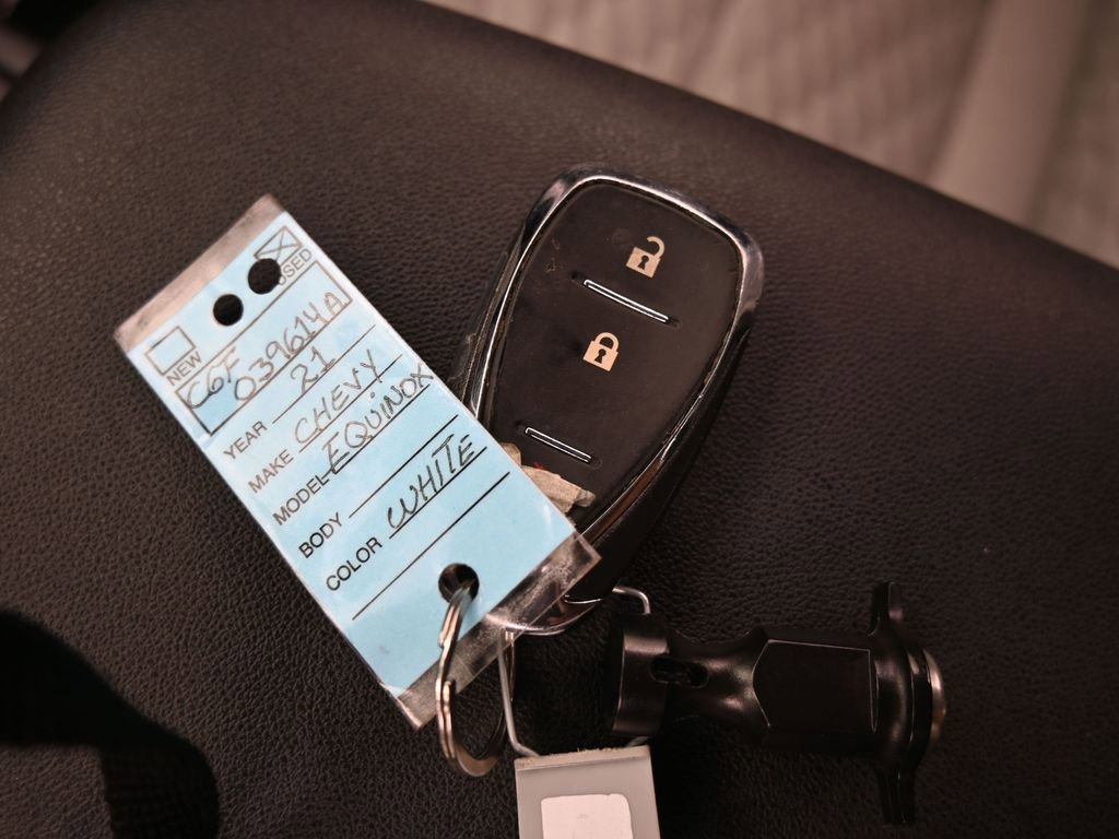 Used 2021 Chevrolet Equinox LS image 18
