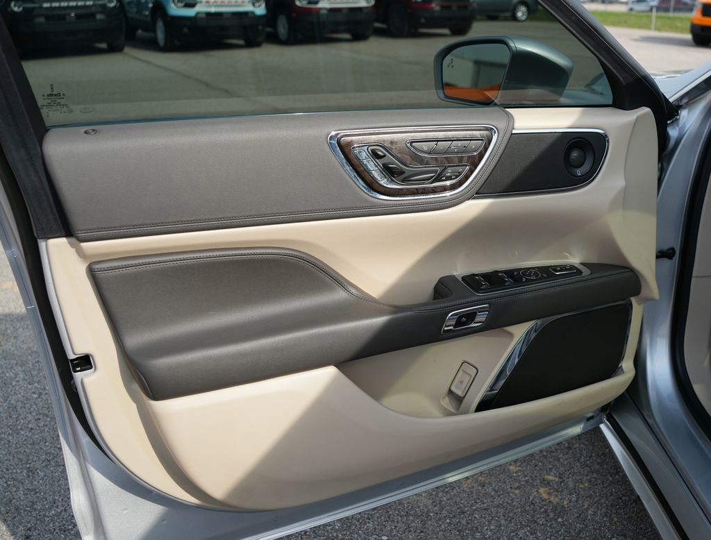 Used 2019 Lincoln Continental Reserve image 21