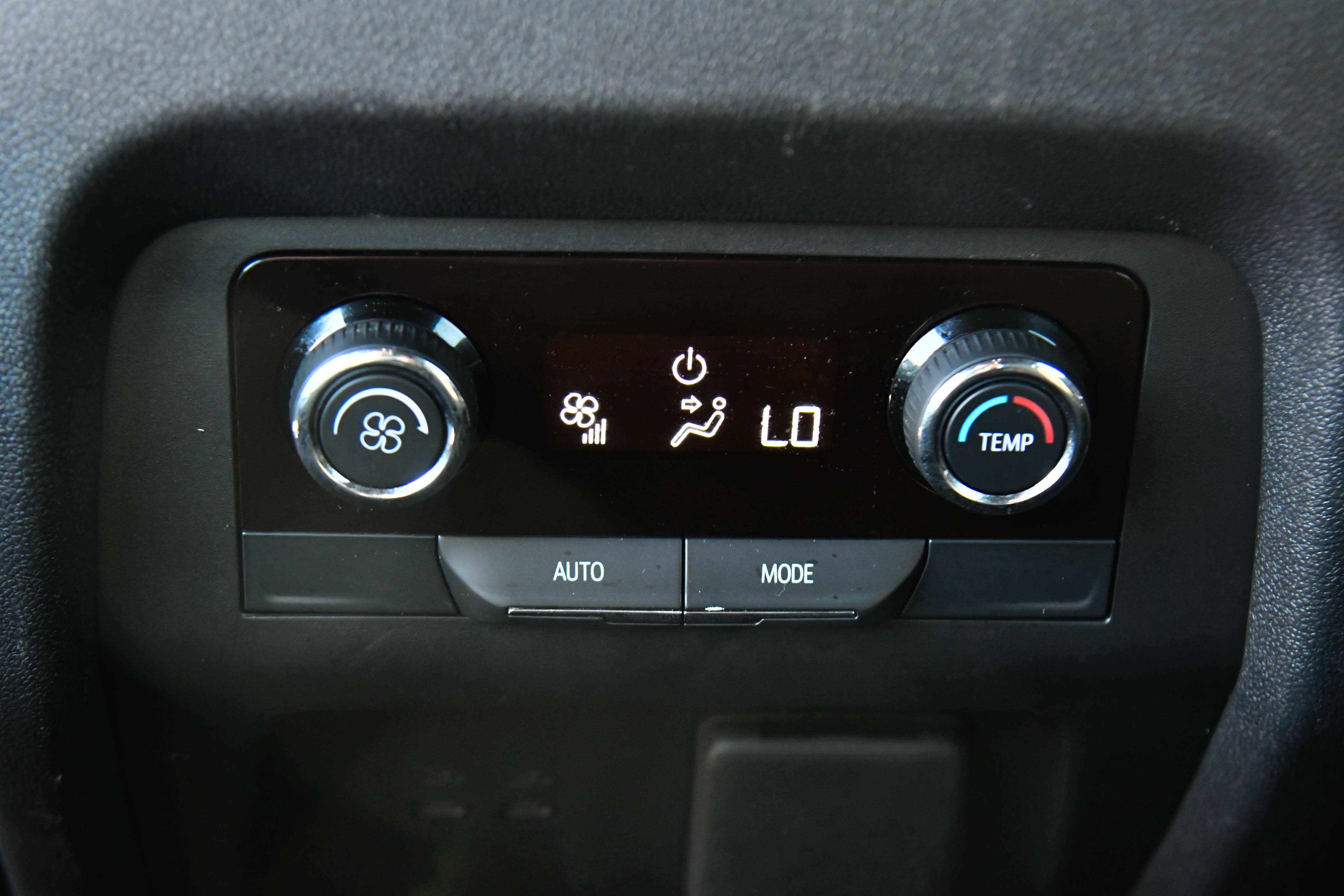 Used 2024 Chevrolet Traverse LT FWD image 47